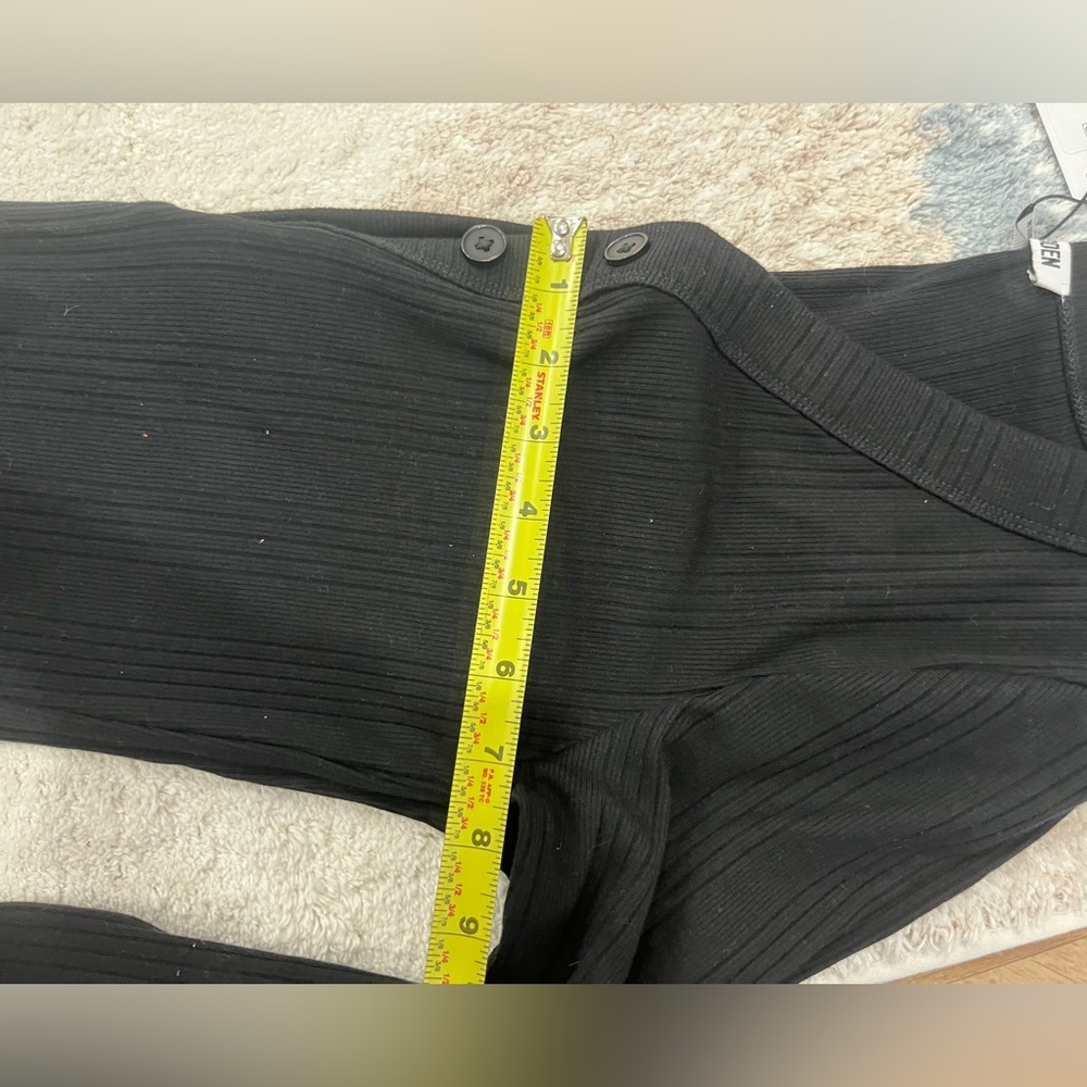 Steve Madden Black Ribbed V-Neck body - Picture 7 of 7